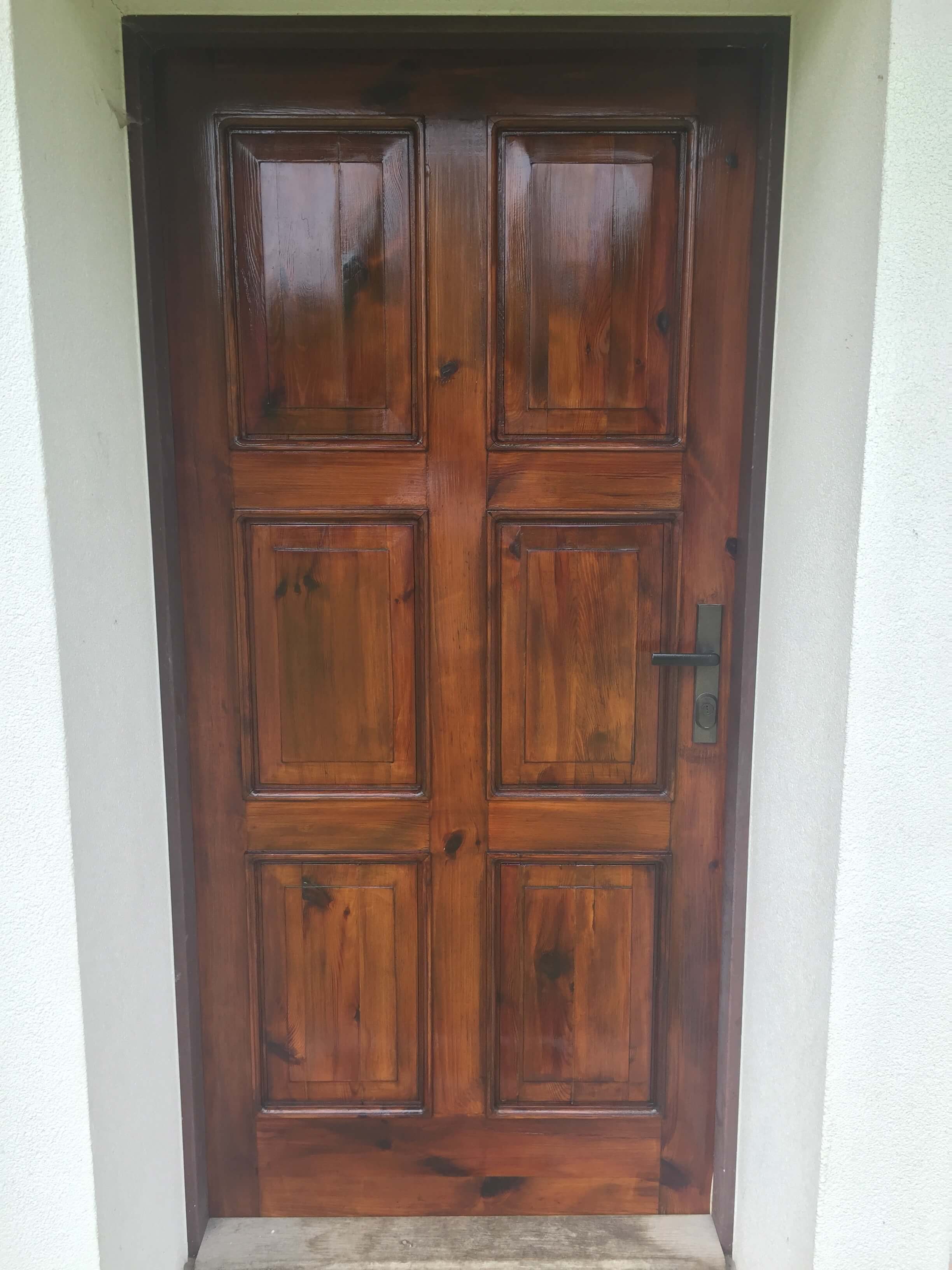 Nátěr dveří – Praha